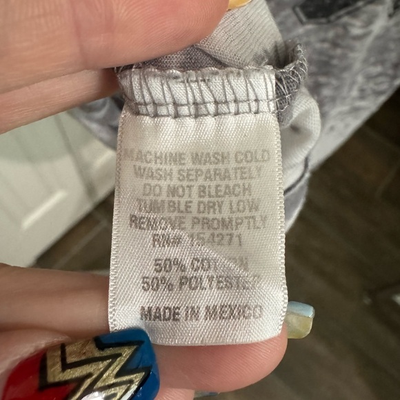 Oddpeople AC/DC Vintage Gray and Black Lightning Bolt Short Sleeve Tee - Picture 8 of 9